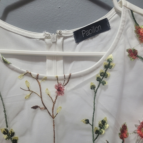 Papillon Cropped Sleeve Embroidered Blouse S - Picture 4 of 8